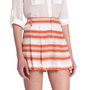 Alice + Olivia Orange Striped Pleated Shorts. Size 6